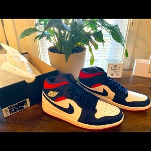AIR JORDAN 1 MID SE mens sneakers